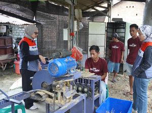 Pertamina Dukung Desa Banu Ayu Jadi Sentra Tusuk Sate Ramah Lingkungan Pertamina Dukung Desa Banu Ayu Jadi Sentra Tusuk Sate Ramah Lingkungan