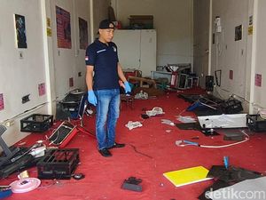 OTK Acak-acak Tempat PlayStation Usai Bentrok 2 Pemuda di Polman OTK Acak-acak Tempat PlayStation Usai Bentrok 2 Pemuda di Polman