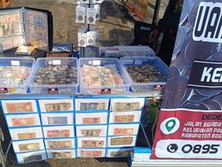Cara Tak Biasa Warga Depok ke CFD, Berburu Uang Kuno Buat Mas Kawin