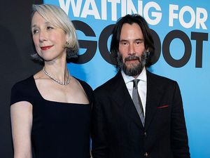 Penampilan Mesra Keanu Reeves dan Alexandra Grant Setelah Digosipkan Menikah Penampilan Mesra Keanu Reeves dan Alexandra Grant Setelah Digosipkan Menikah