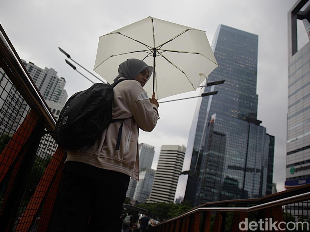 Aktivitas Warga Jakarta di Tengah Kualitas Udara Tidak Sehat Aktivitas Warga Jakarta di Tengah Kualitas Udara Tidak Sehat