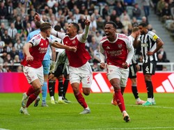 Arsenal Menang karena Menyerang Total