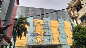 Seru-seruan di Blok M Square: Icip Kuliner Viral, Beli Buku, Dengar Musik