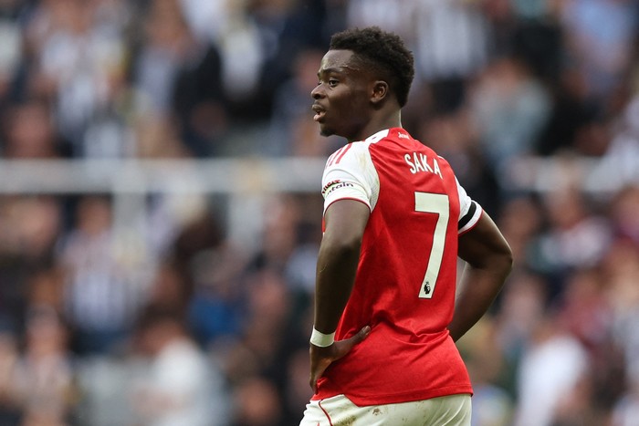 Soccer Football - Premier League - Newcastle United v Arsenal - St James Park, Newcastle, Britain - September 28, 2025 Arsenals Bukayo Saka reacts at half time REUTERS/Scott Heppell EDITORIAL USE ONLY. NO USE WITH UNAUTHORIZED AUDIO, VIDEO, DATA, FIXTURE LISTS, CLUB/LEAGUE LOGOS OR LIVE SERVICES. ONLINE IN-MATCH USE LIMITED TO 120 IMAGES, NO VIDEO EMULATION. NO USE IN BETTING, GAMES OR SINGLE CLUB/LEAGUE/PLAYER PUBLICATIONS. PLEASE CONTACT YOUR ACCOUNT REPRESENTATIVE FOR FURTHER DETAILS..