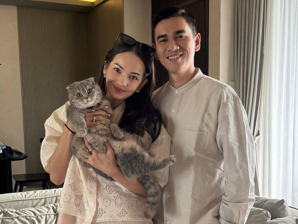 Enzy Storia Terima Risiko Punya Suami Diplomat Enzy Storia Terima Risiko Punya Suami Diplomat