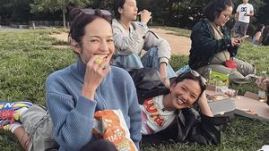 Enzy Storia Kulineran Bareng Bestie, Minum Matcha hingga Piknik Seru