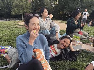 Enzy Storia Kulineran Bareng Bestie, Minum Matcha hingga Piknik Seru Enzy Storia Kulineran Bareng Bestie, Minum Matcha hingga Piknik Seru