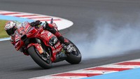 Francesco Bagnaia Langsung Crash di Awal Race MotoGP Valencia 2025