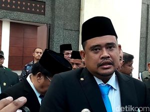 Bobby Pastikan Pemangkasan TKD Tak Berimbas ke Gaji ASN Bobby Pastikan Pemangkasan TKD Tak Berimbas ke Gaji ASN