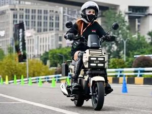 Iritnya Konsumsi BBM Skutik Terbaru Honda, Jakarta-Bogor Cuma Seliter!