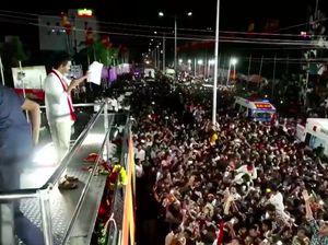 Video: Ini Kampanye Horor Vijay di India yang Sebabkan 40 Orang Tewas Video: Ini Kampanye Horor Vijay di India yang Sebabkan 40 Orang Tewas