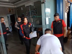 Video: Kejati Kepri Geledah Kantor PT BDP di Batam, Sita 3 Kontainer Dokumen