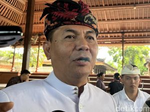 Dewan Beri Waktu GWK hingga Malam Ini untuk Bongkar Tembok yang Halangi Warga Dewan Beri Waktu GWK hingga Malam Ini untuk Bongkar Tembok yang Halangi Warga