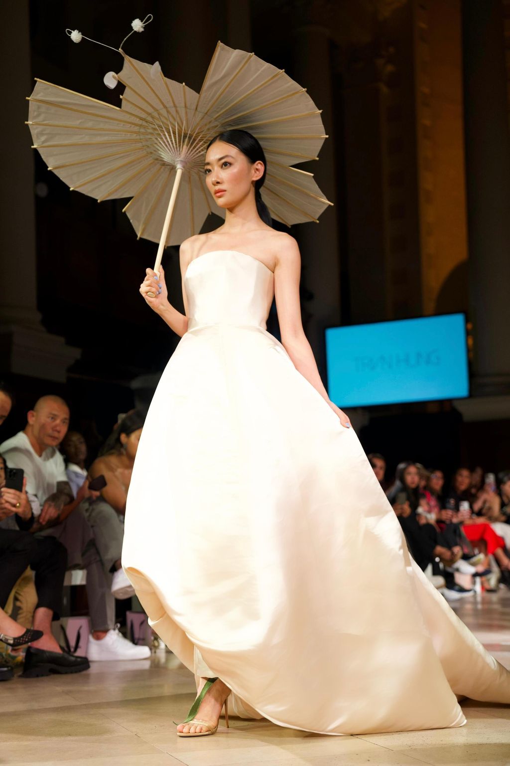 Koleksi 1001 Shoes dan Tran Huang “Spring, Summer, Fall, Winter... and Spring”