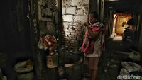 Matahari Tak Singgah ke Kampung Tongkol Jakarta Utara