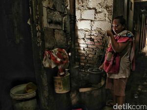 Matahari Tak Singgah ke Kampung Tongkol Jakarta Utara