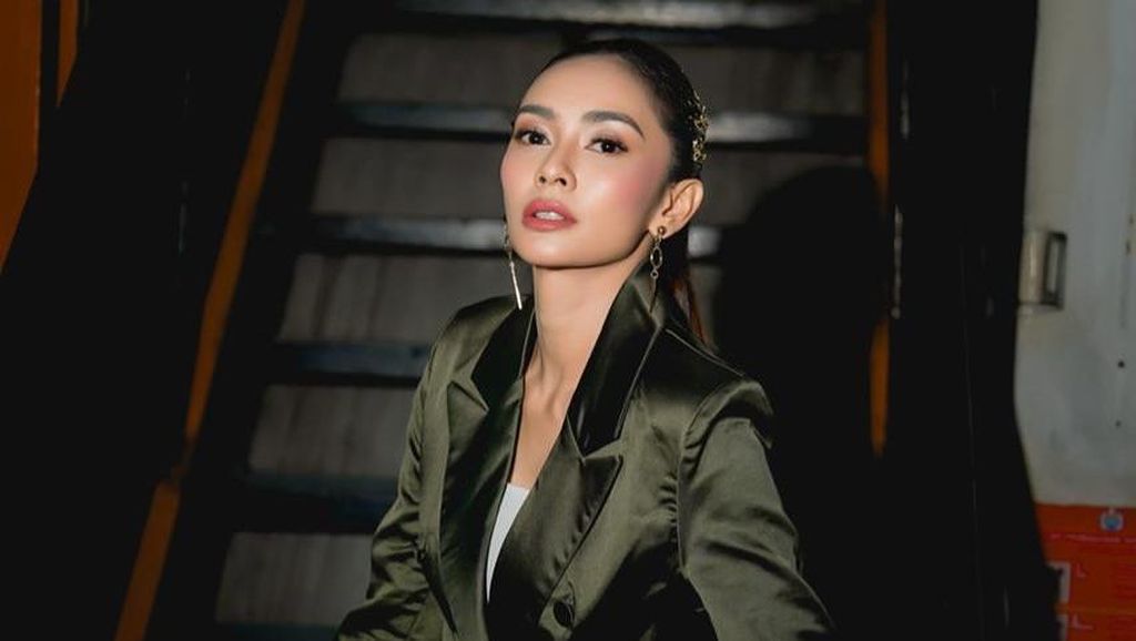 Gak Banyak yang Tahu! Masayu Anastasia Cuci Muka Pakai Air Zamzam Gak Banyak yang Tahu! Masayu Anastasia Cuci Muka Pakai Air Zamzam