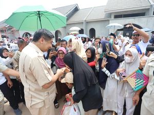 Video Prabowo Puji Maruarar saat Launching 26 Ribu Rumah: Beliau Pekerja Keras Video Prabowo Puji Maruarar saat Launching 26 Ribu Rumah: Beliau Pekerja Keras