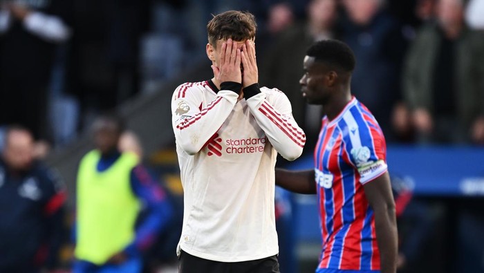 LONDON, ENGLAND - SEPTEMBER 27: (THE SUN OUT, THE SUN ON SUNDAY OUT) Milos Kerkez of Liverpool looks dejected following defeat in the Premier League match between Crystal Palace and Liverpool at Selhurst Park on September 27, 2025 in London, England. (Photo by Liverpool FC/Liverpool FC via Getty Images)