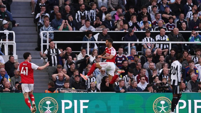 Soccer Football - Premier League - Newcastle United v Arsenal - St James Park, Newcastle, Britain - September 28, 2025 Arsenals Mikel Merino celebrates scoring their first goal Action Images via Reuters/Lee Smith EDITORIAL USE ONLY. NO USE WITH UNAUTHORIZED AUDIO, VIDEO, DATA, FIXTURE LISTS, CLUB/LEAGUE LOGOS OR LIVE SERVICES. ONLINE IN-MATCH USE LIMITED TO 120 IMAGES, NO VIDEO EMULATION. NO USE IN BETTING, GAMES OR SINGLE CLUB/LEAGUE/PLAYER PUBLICATIONS. PLEASE CONTACT YOUR ACCOUNT REPRESENTATIVE FOR FURTHER DETAILS..
