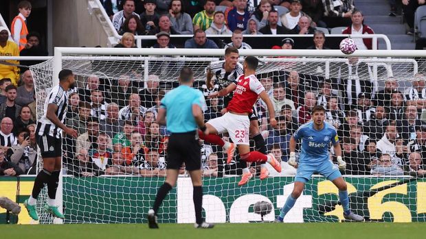 Soccer Football - Premier League - Newcastle United v Arsenal - St James' Park, Newcastle, Britain - September 28, 2025 Arsenal's Mikel Merino scores their first goal Action Images via Reuters/Lee Smith EDITORIAL USE ONLY. NO USE WITH UNAUTHORIZED AUDIO, VIDEO, DATA, FIXTURE LISTS, CLUB/LEAGUE LOGOS OR 'LIVE' SERVICES. ONLINE IN-MATCH USE LIMITED TO 120 IMAGES, NO VIDEO EMULATION. NO USE IN BETTING, GAMES OR SINGLE CLUB/LEAGUE/PLAYER PUBLICATIONS. PLEASE CONTACT YOUR ACCOUNT REPRESENTATIVE FOR FURTHER DETAILS..