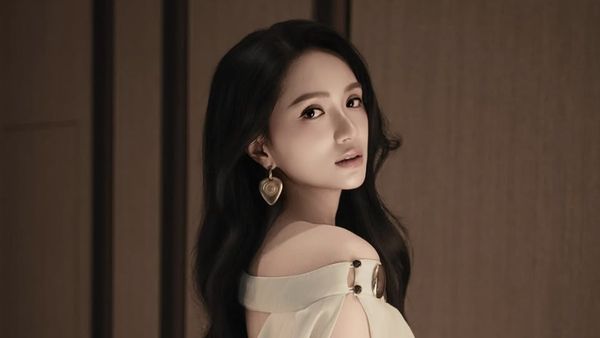Foto Transgender Pertama Asia Berlaga di Miss Universe 2025, Jadi Kontroversi
