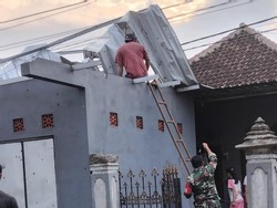 Hujan Angin Terjang Malang, Puluhan Rumah di 2 Kecamatan Rusak