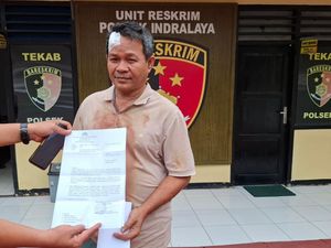 Lansia di Ogan Ilir Dipukul Sopir Travel Usai Senggolan Mobil di Jalan Lansia di Ogan Ilir Dipukul Sopir Travel Usai Senggolan Mobil di Jalan