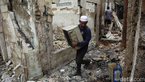 Permukiman Taman Sari Hangus Terbakar, Ratusan KK Kehilangan Rumah