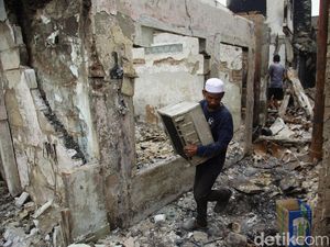 Permukiman Taman Sari Hangus Terbakar, Ratusan KK Kehilangan Rumah
