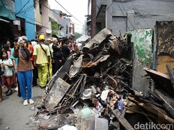 Video: Melihat Sisa-sisa Kebakaran yang Hanguskan 400 Rumah di Jakbar