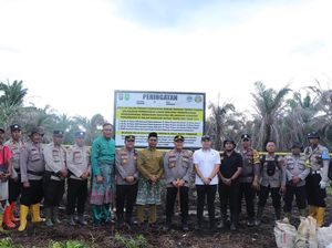 Tindak Lanjut Instruksi Kapolda, Polres Rohil Pasang Plang di Area Eks Karhutla