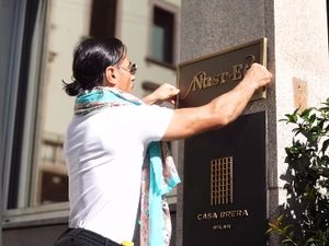 Salt Bae Buka Restoran Steak Baru di Italia, Begini Persiapannya! Salt Bae Buka Restoran Steak Baru di Italia, Begini Persiapannya!