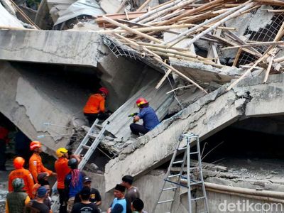 Tim SAR Gabungan Masih Melakukan Pencarian Korban di Ponpes Al Khoziny