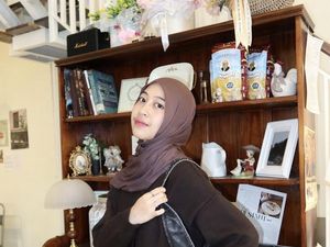Gaya Adiba Khanza Saat Cafe Hopping di Jakarta hingga Bandung Gaya Adiba Khanza Saat Cafe Hopping di Jakarta hingga Bandung