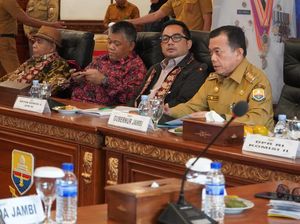 Terima Kunker Komisi II DPR RI, Gubernur Jambi Bahas Pengawasan PNPB Terima Kunker Komisi II DPR RI, Gubernur Jambi Bahas Pengawasan PNPB