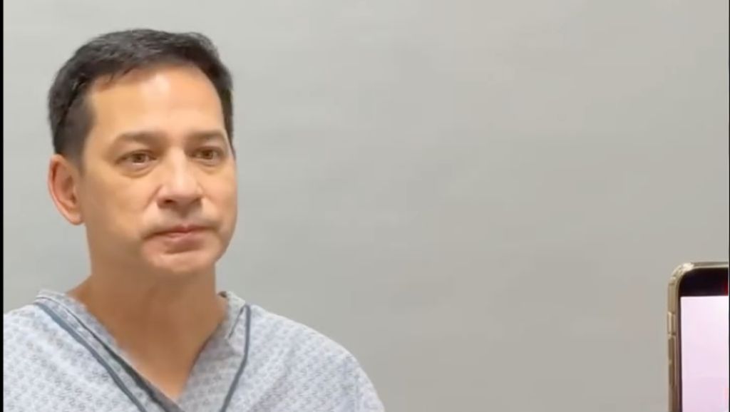 Ari Wibowo Jalani Face Lift-Stem Cell di Korea, Kulit Mulai Kendur di Usia 54 Ari Wibowo Jalani Face Lift-Stem Cell di Korea, Kulit Mulai Kendur di Usia 54