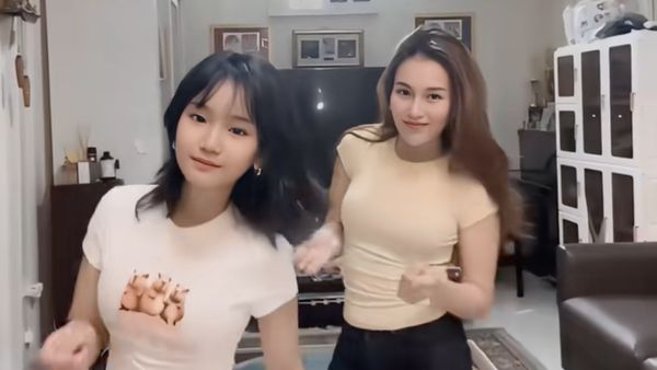 7 Foto Ayu Ting Ting & Putrinya yang Sudah Remaja, Kompak Joget TikTok Bareng