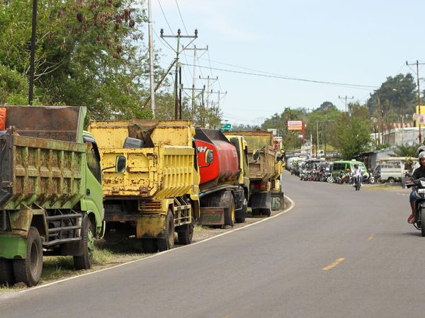 BBM Langka, Warga Ngada NTT Antre hingga Tiga Hari