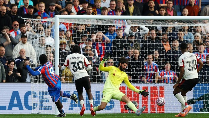 Soccer Football - Premier League - Crystal Palace v Liverpool - Selhurst Park, London, Britain - September 27, 2025 Crystal Palaces Eddie Nketiah scores their second goal Action Images via Reuters/Matthew Childs EDITORIAL USE ONLY. NO USE WITH UNAUTHORIZED AUDIO, VIDEO, DATA, FIXTURE LISTS, CLUB/LEAGUE LOGOS OR LIVE SERVICES. ONLINE IN-MATCH USE LIMITED TO 120 IMAGES, NO VIDEO EMULATION. NO USE IN BETTING, GAMES OR SINGLE CLUB/LEAGUE/PLAYER PUBLICATIONS. PLEASE CONTACT YOUR ACCOUNT REPRESENTATIVE FOR FURTHER DETAILS..     TPX IMAGES OF THE DAY