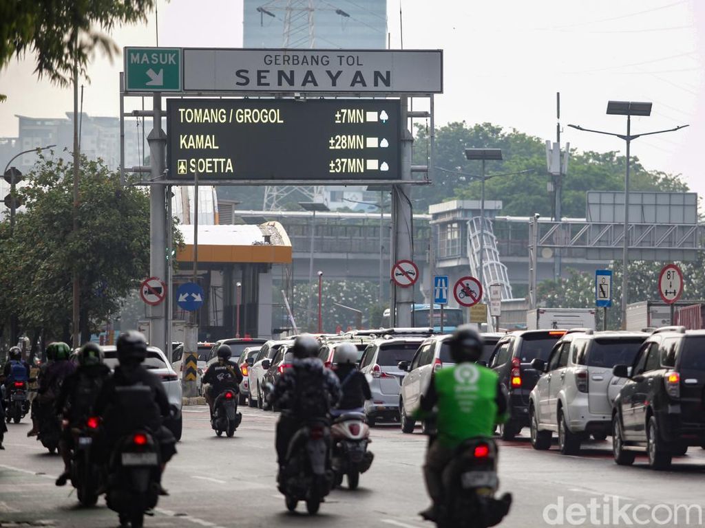 GT Senayan Dibuka Parsial Imbas Perbaikan, Antrean Mengular GT Senayan Dibuka Parsial Imbas Perbaikan, Antrean Mengular