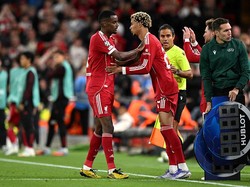 Ekitike Siap Duet dengan Isak