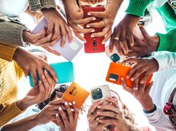 HP Android 128GB Diprediksi Jadi Barang Langka Gara-gara AI