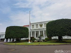 Peringati G30S, Istana Kibarkan Bendera Setengah Tiang Peringati G30S, Istana Kibarkan Bendera Setengah Tiang
