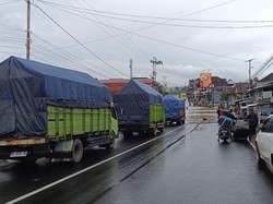 Banjir di Empat Kecamatan Bengkulu Surut, Warga Bersihkan Sisa Lumpur