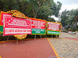 Cukai Rokok Tak Naik, Serikat Pekerja & Petani Kirim Karangan Bunga ke Purbaya Cukai Rokok Tak Naik, Serikat Pekerja & Petani Kirim Karangan Bunga ke Purbaya