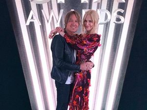 Video: Kemesraan Nicole Kidman dan Keith Urban yang Kini Tinggal Kenangan Video: Kemesraan Nicole Kidman dan Keith Urban yang Kini Tinggal Kenangan