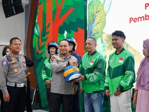 Wujudkan Lalu Lintas yang Inklusif, Kapolda Riau Serahkan Helm Disabilitas Wujudkan Lalu Lintas yang Inklusif, Kapolda Riau Serahkan Helm Disabilitas
