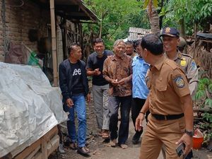 Polisi Nganjuk Blusukan Cari ODGJ untuk Penyembuhan Polisi Nganjuk Blusukan Cari ODGJ untuk Penyembuhan