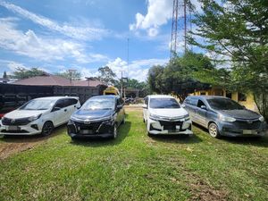 Jual Beli Mobil Bodong di Riau Terbongkar, 15 Unit Terjual dengan STNK Palsu Jual Beli Mobil Bodong di Riau Terbongkar, 15 Unit Terjual dengan STNK Palsu